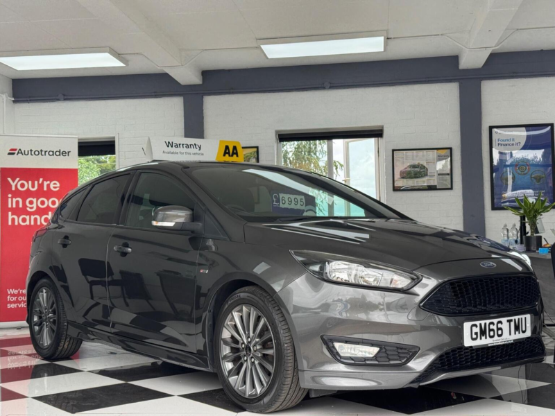 2017 Ford Focus 1.5 Tdci St-Line Euro 6 (s/s) 5dr in Grey — image 1