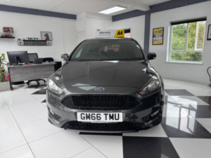 2017 Ford Focus 1.5 Tdci St-Line Euro 6 (s/s) 5dr in Grey — image 2