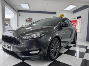 2017 Ford Focus 1.5 Tdci St-Line Euro 6 (s/s) 5dr in Grey — image 3