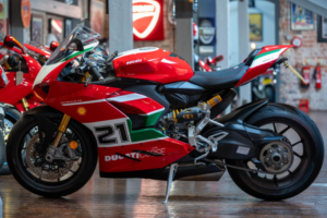 2022 Ducati Panigale V2 *just 403 Miles From New* in Multicolour — image 3