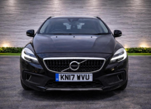2017 Volvo V40 Cross Country 2.0 T3 Pro Euro 6 (s/s) 5dr in Black — image 2
