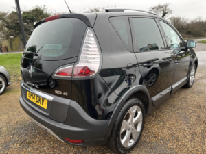 2014 Renault Scenic Xmod 1.6 Dynamique Tomtom Bose+ Pack Dci 130 Stop & Start in Black — image 2