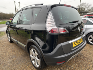 2014 Renault Scenic Xmod 1.6 Dynamique Tomtom Bose+ Pack Dci 130 Stop & Start in Black — image 5