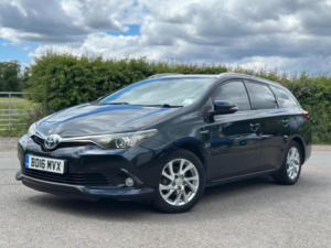 2016 Toyota Auris 1.8 Vvt-H Icon Touring Sports CVT Euro 6 (s/s) 5dr (safety Sense) in Grey — image 3