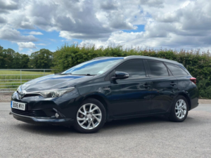 2016 Toyota Auris 1.8 Vvt-H Icon Touring Sports CVT Euro 6 (s/s) 5dr (safety Sense) in Grey — image 4