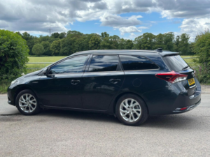 2016 Toyota Auris 1.8 Vvt-H Icon Touring Sports CVT Euro 6 (s/s) 5dr (safety Sense) in Grey — image 5