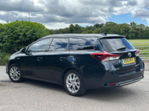 2016 Toyota Auris 1.8 Vvt-H Icon Touring Sports CVT Euro 6 (s/s) 5dr (safety Sense) in Grey — image 6