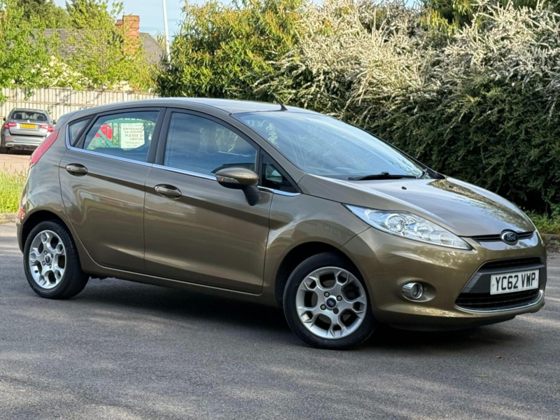 2012 Ford Fiesta 1.4 Zetec 5dr in Brown — image 1