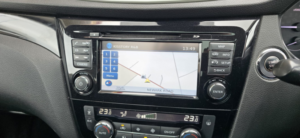 2015 Nissan Qashqai 1.6 Dci N-Tec+ in Black — image 6