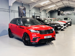 2018 Land Rover Range Rover Velar 2.0 D240 R-Dynamic Hse in Red — image 3