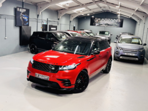 2018 Land Rover Range Rover Velar 2.0 D240 R-Dynamic Hse in Red — image 4