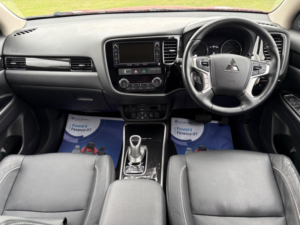 2017 Mitsubishi Outlander 2.0h 12kwh 4h CVT 4WD Euro 6 (s/s) 5dr in Red — image 2