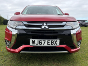 2017 Mitsubishi Outlander 2.0h 12kwh 4h CVT 4WD Euro 6 (s/s) 5dr in Red — image 5