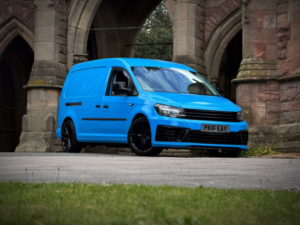 2016 Volkswagen Caddy Maxi 2.0 Tdi C20 Bluemotion Tech Startline in Blue — image 4