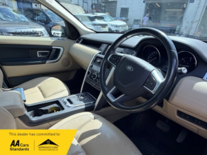 2015 Land Rover Discovery Sport Td4 Hse in Grey — image 2