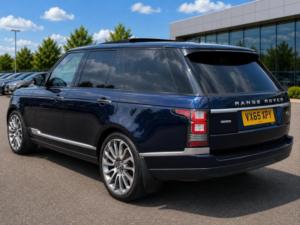 2015 Land Rover Range Rover 4.4 Sd V8 Autobiography Auto 4WD Euro 6 (s/s) 5dr in Blue — image 6