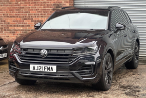 2021 Volkswagen Touareg 3.0 Tsi V6 Black Edition Tiptronic 4motion Euro 6 (s/s) 5dr in Black — image 5