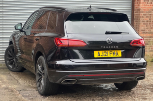 2021 Volkswagen Touareg 3.0 Tsi V6 Black Edition Tiptronic 4motion Euro 6 (s/s) 5dr in Black — image 6