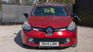 2014 Renault Clio 1.2 16v Dynamique Medianav Hatchback 5dr Petrol Manual Euro 5 (75 Ps) in Red — image 2