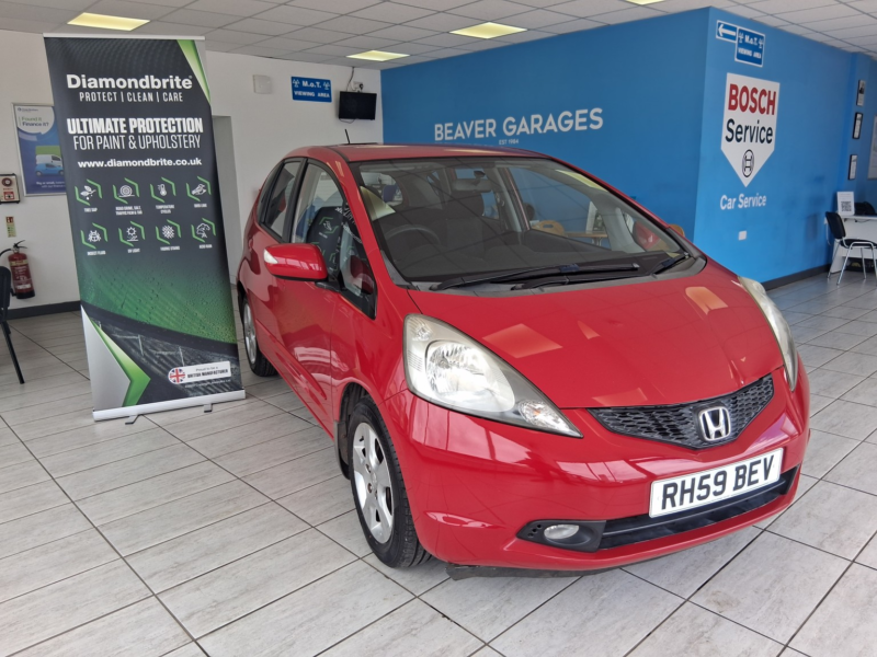 2009 Honda Jazz 1.4 I-Vtec Es in Red — image 1