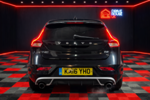 2016 Volvo V40 2.0 R-Design D2 in Black — image 3