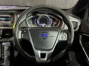 2016 Volvo V40 2.0 R-Design D2 in Black — image 6