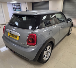 2014 MINI Hatch 1.5 Cooper Hatchback 3dr Petrol Auto Euro 6 (s/s) (136 Ps) in Grey — image 4