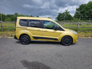 2014 Ford Tourneo Connect 1.6 Tdci Zetec Euro 5 5dr in Gold — image 5