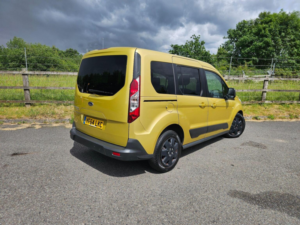 2014 Ford Tourneo Connect 1.6 Tdci Zetec Euro 5 5dr in Gold — image 6