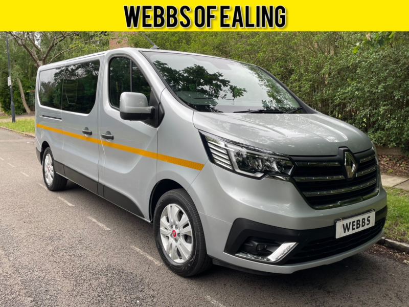 2024 Renault Trafic 2.0 Ll30 Advance L2 H1 9 Seater Minibus in Grey — image 1