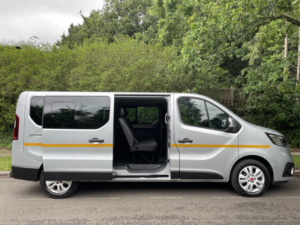 2024 Renault Trafic 2.0 Ll30 Advance L2 H1 9 Seater Minibus in Grey — image 5