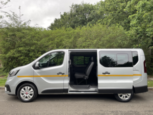 2024 Renault Trafic 2.0 Ll30 Advance L2 H1 9 Seater Minibus in Grey — image 6