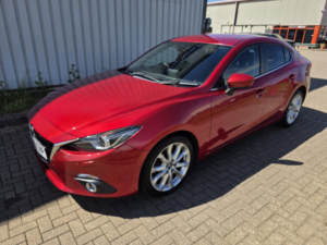2015 Mazda Mazda3 2.0 Skyactiv-G Sport Nav in Red — image 5