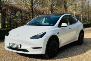 2024 Tesla Model Y (dual Motor) Long Range Auto 4wde 5dr in White — image 2