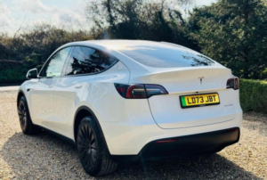 2024 Tesla Model Y (dual Motor) Long Range Auto 4wde 5dr in White — image 4