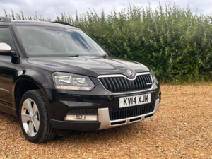 2014 Skoda Yeti 1.6 Tdi Greenline Ii Se Outdoor Euro 5 (s/s) 5dr in Black — image 3