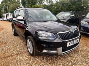 2014 Skoda Yeti 1.6 Tdi Greenline Ii Se Outdoor Euro 5 (s/s) 5dr in Black — image 6