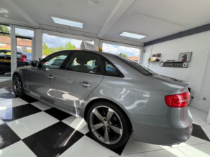 2014 Audi A4 2.0 Tdi Black Edition Multitronic Euro 5 (s/s) 4dr in Grey — image 4