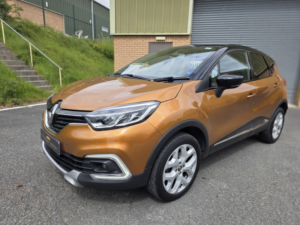 2017 Renault Captur 1.5 Dynamique S Nav Dci 90 in Orange — image 2