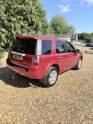 2010 Land Rover Freelander 2 2.2 Td4 Hse in Red — image 5