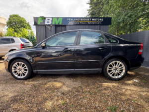 2004 Volvo S40 2.0d Se 4dr in Black — image 2