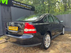 2004 Volvo S40 2.0d Se 4dr in Black — image 6