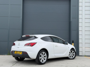 2016 Vauxhall Astra Gtc 1.4i Turbo Sport Auto Euro 6 3dr in White — image 3