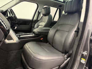 2019 Land Rover Range Rover 3.0 Sd V6 Vogue in Grey — image 3