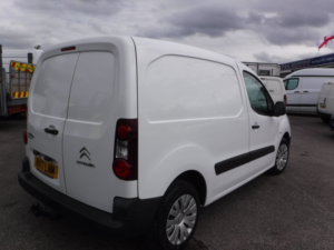 2017 Citroen Berlingo 1.6 Bluehdi 850 Enterprise in White — image 4