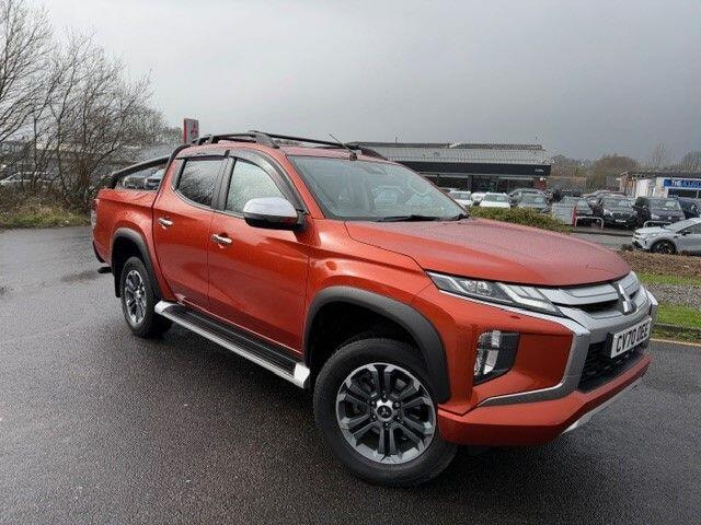 2020 Mitsubishi L200 2.2 Di-D Dc Barbarian Pickup Double Cab 4dr Diesel Manual 4WD Euro 6 (s/s) (150 Ps) in Orange — image 1