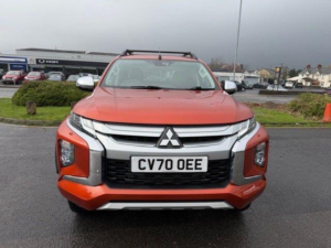 2020 Mitsubishi L200 2.2 Di-D Dc Barbarian Pickup Double Cab 4dr Diesel Manual 4WD Euro 6 (s/s) (150 Ps) in Orange — image 3