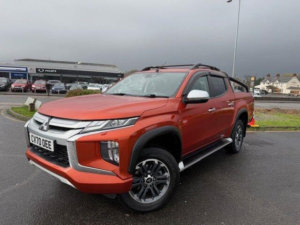 2020 Mitsubishi L200 2.2 Di-D Dc Barbarian Pickup Double Cab 4dr Diesel Manual 4WD Euro 6 (s/s) (150 Ps) in Orange — image 4