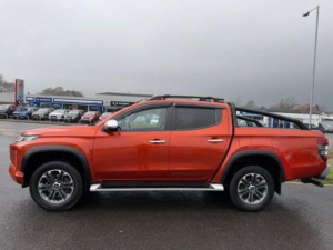 2020 Mitsubishi L200 2.2 Di-D Dc Barbarian Pickup Double Cab 4dr Diesel Manual 4WD Euro 6 (s/s) (150 Ps) in Orange — image 5