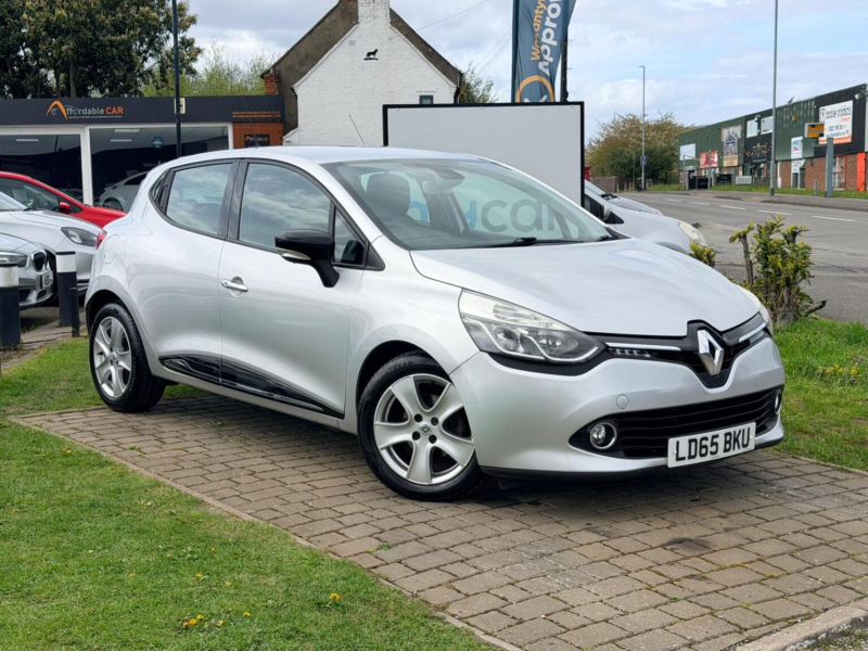 2015 Renault Clio 1.5 Dci Dynamique Medianav Euro 5 (s/s) 5dr in Silver — image 1